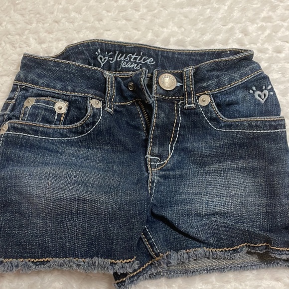 Shorts - Picture 4 of 4